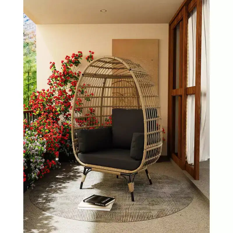 Poltrona a uovo, poltrona a uovo in vimini con cuscino morbido, struttura in acciaio e base in metallo, sedia lounge per patio interno ed esterno, soggiorno e giardino