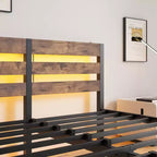 Struttura letto matrimoniale queen size con testiera in legno, luci RGB, ripiano di ricarica, non è necessario il box spring