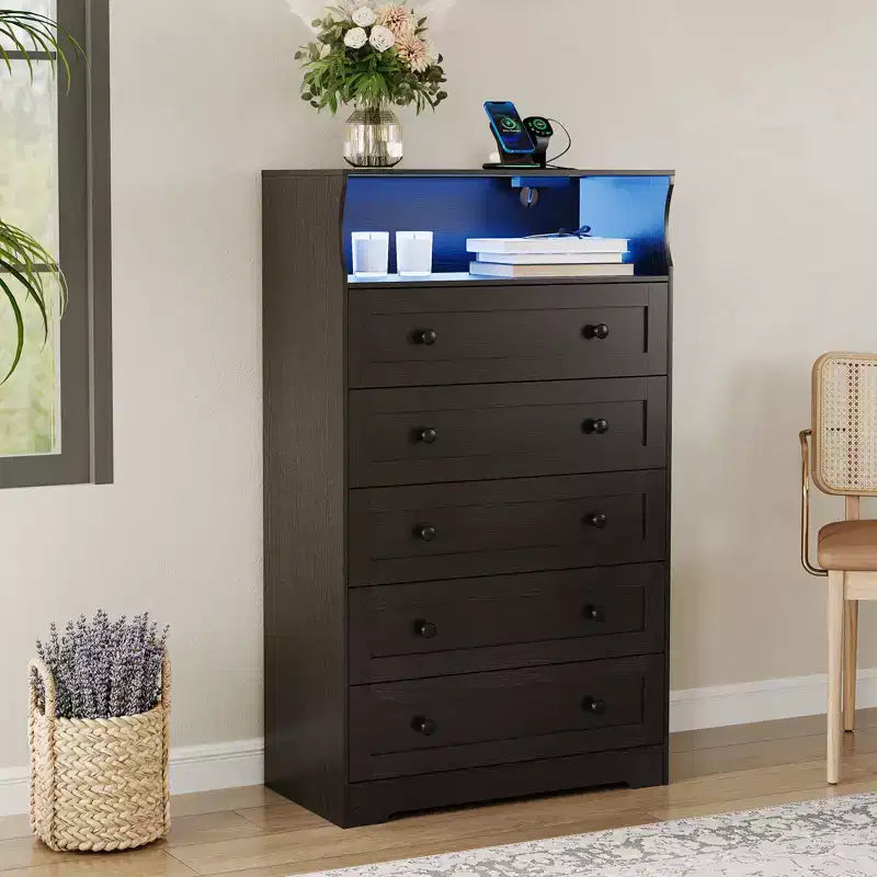Cassettiera alta a 5 cassetti con ripiano espositivo, mobile contenitore moderno in legno per camera da letto e corridoio